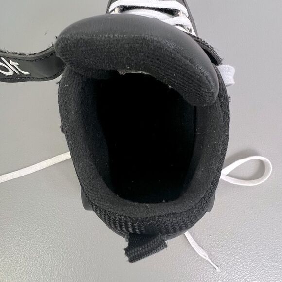 RIEDELL VOLT MENS LOW CUT ROLLER SKATES SIZE 4 BLACK WITH WHITE STRIPES - Picture 9 of 12